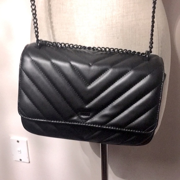 Black Dkny bag - Picture 3 of 11
